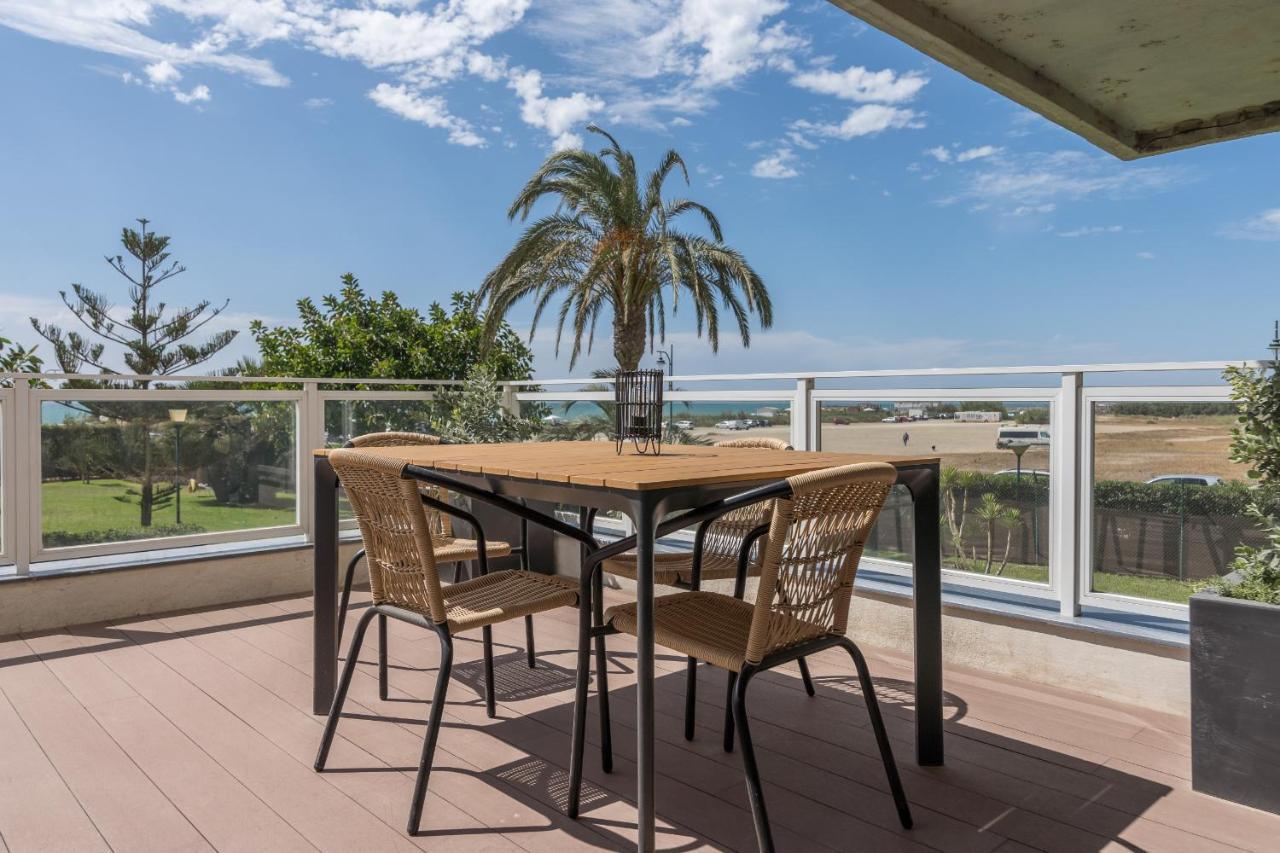 Suite Homes Hesperides Garden Beach Málaga Esterno foto