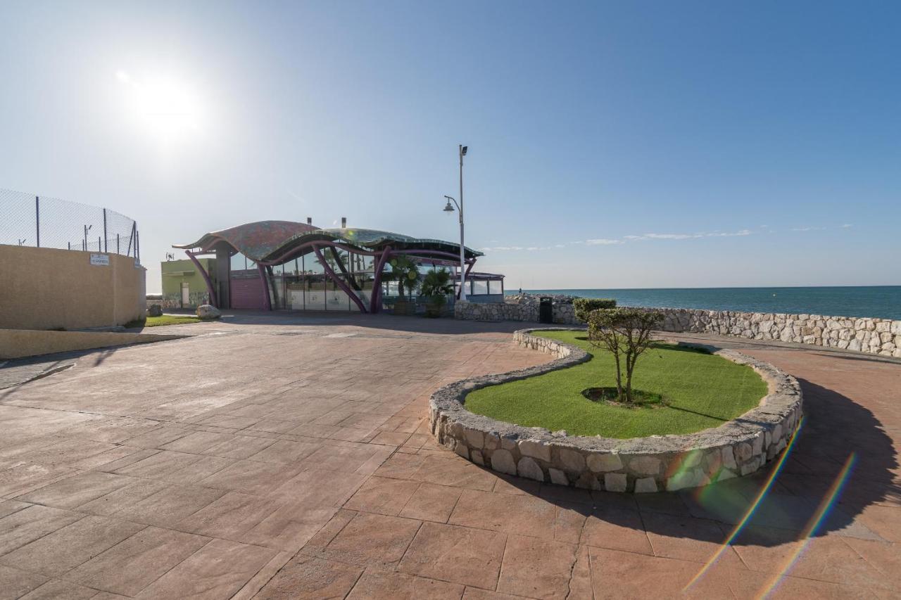Suite Homes Hesperides Garden Beach Málaga Esterno foto