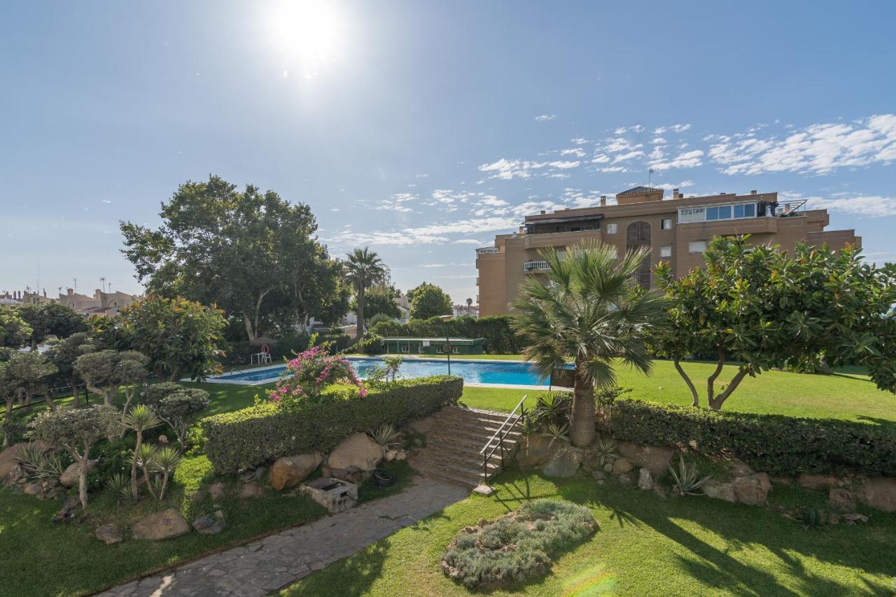 Suite Homes Hesperides Garden Beach Málaga Esterno foto