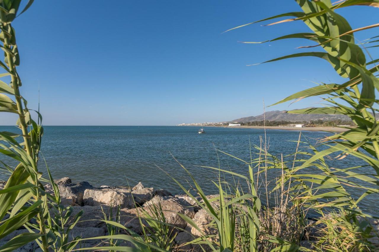 Suite Homes Hesperides Garden Beach Málaga Esterno foto
