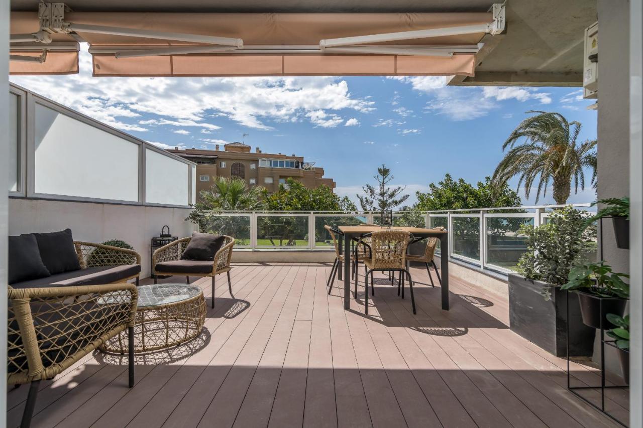 Suite Homes Hesperides Garden Beach Málaga Esterno foto