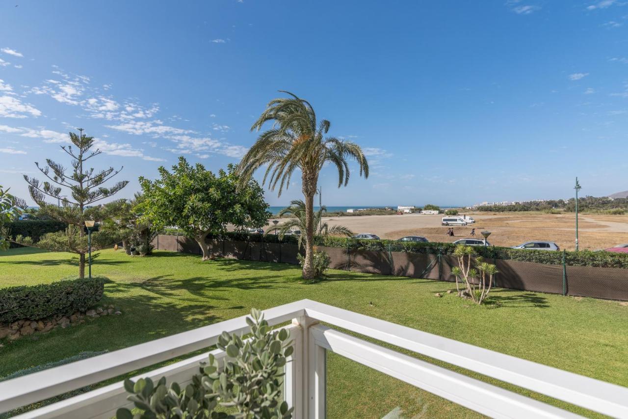 Suite Homes Hesperides Garden Beach Málaga Esterno foto