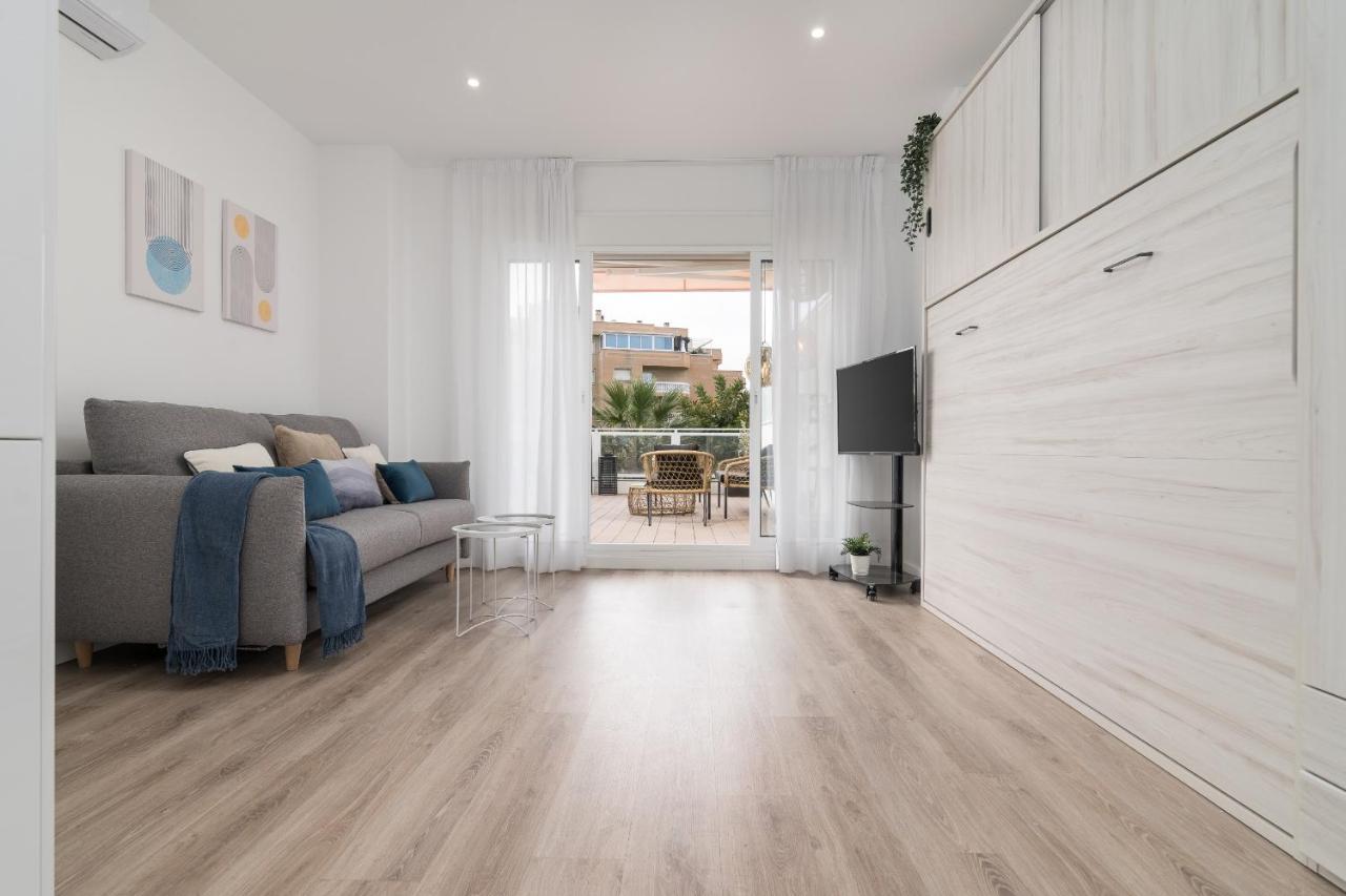 Suite Homes Hesperides Garden Beach Málaga Esterno foto