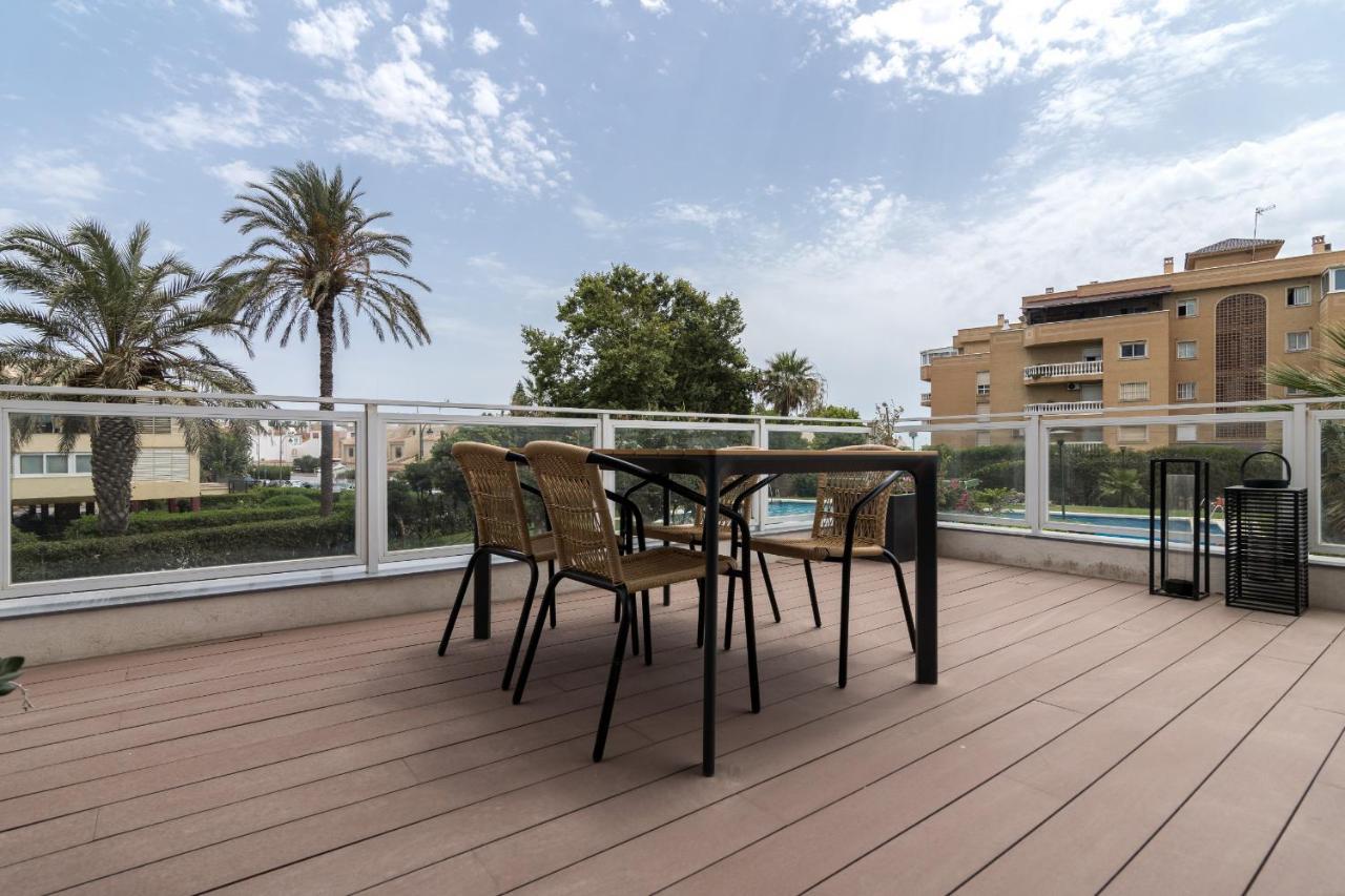 Suite Homes Hesperides Garden Beach Málaga Esterno foto